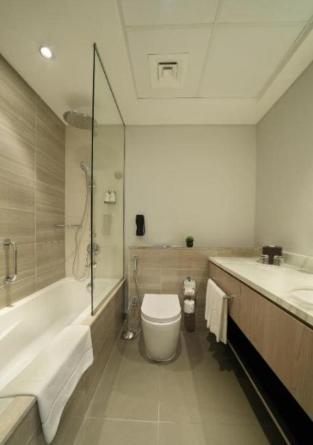 Отель Damac Hills 2 Hotel, An Edge By Rotana 3*