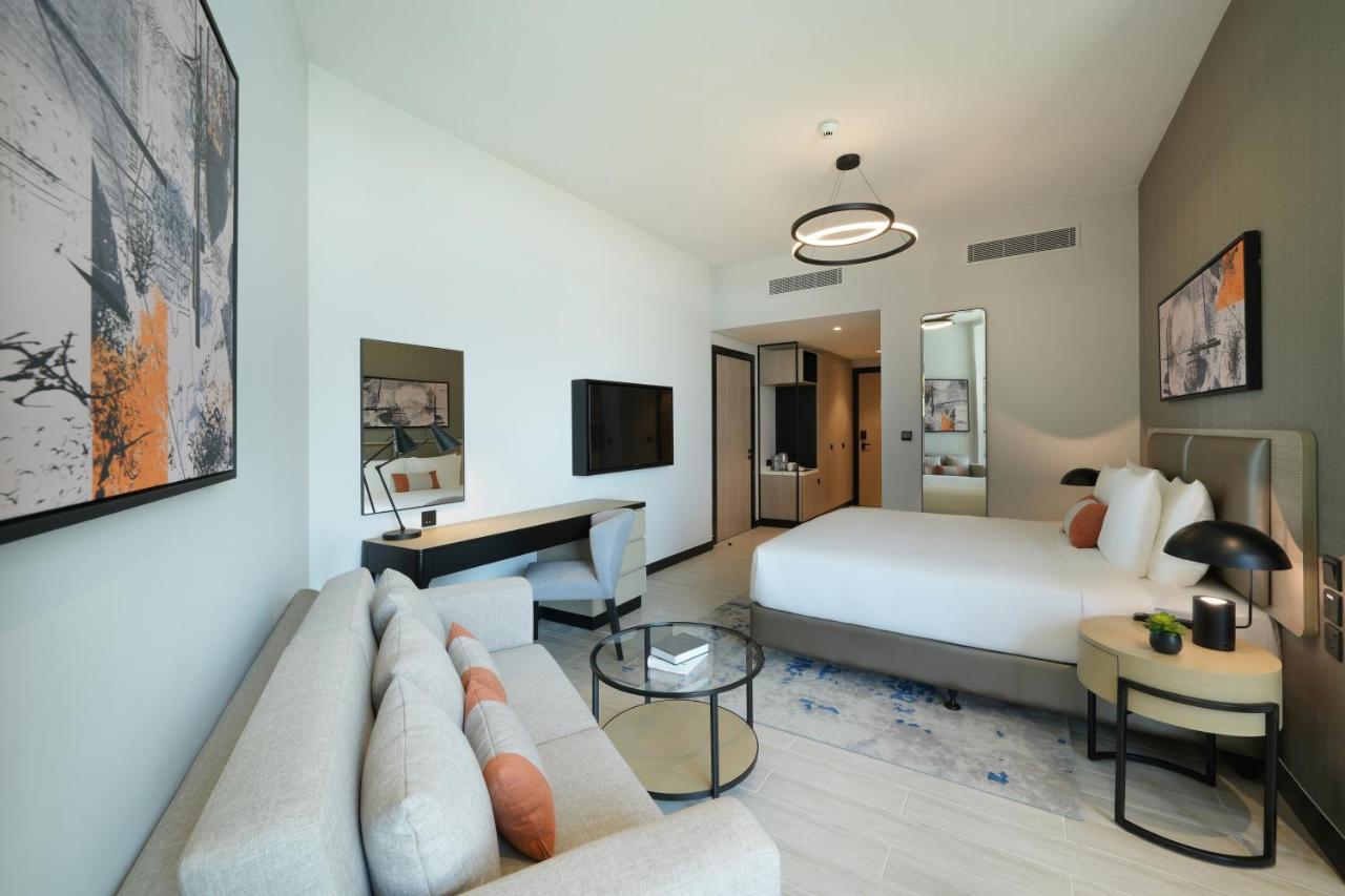 Отель Damac Hills 2 Hotel, An Edge By Rotana 3*